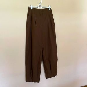 Brown high waisted Zara trousers, xs.
